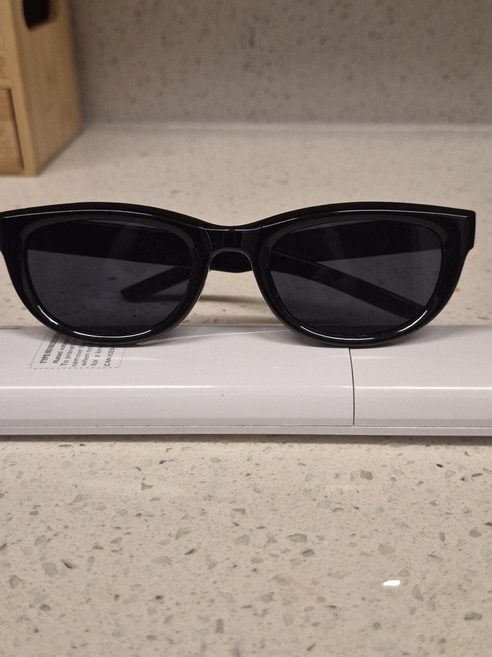 Classic Black Men's Sunglasses - Timeless Cat-Eye Frame